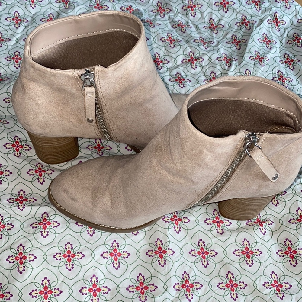 Heeled booties